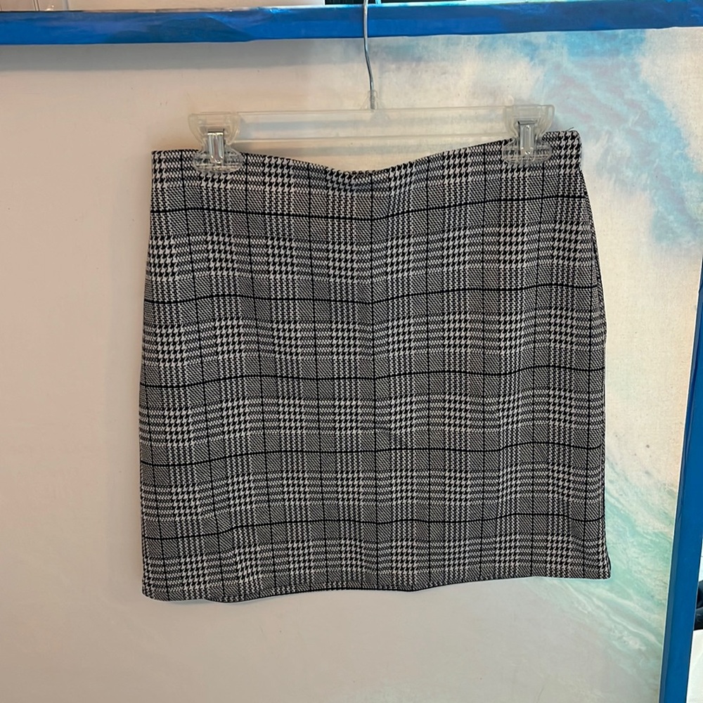 H&M houndstooth skirt